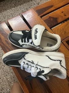 GULLY LABS Unique Black &amp; White Sneakers