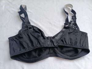 Elegant Black Lace Trim Bra