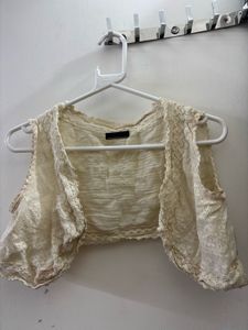 Cream Lace Trim Cropped Bolero