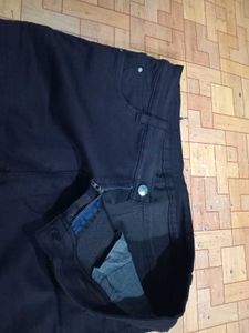 Classic Black Denim New Jeans
