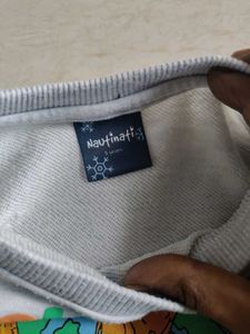 Cute Animal Planet Sweatshirt for 4-5 years boys