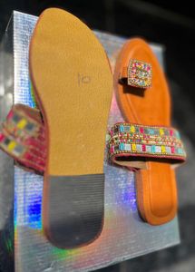 Embellished Toe Ring Flat Sandals