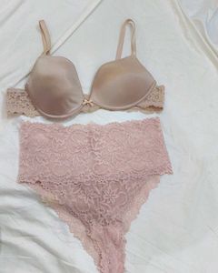 Lace Bra and Panty Set