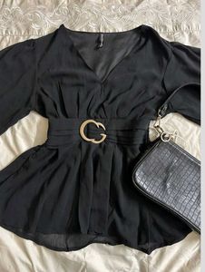 Chic Black V-Neck Peplum Top with Belt