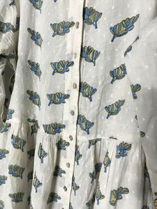 Elegant White Kurta with Leaf Print