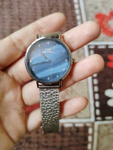 Elegant Silver Mesh Watch