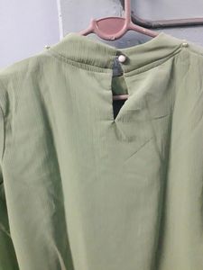 Top With Inner And Bow