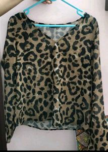 Leopard Print Sheer V-Neck SCHAKET
