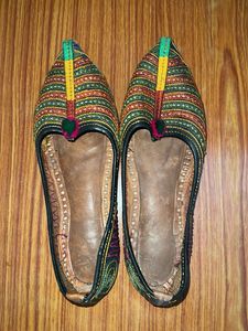 pakistani dhaaga Embroidered Jutti