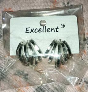 Chic Black Petal Earrings