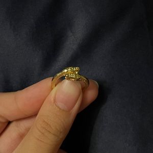 Set of 5 Snake Rings Golden