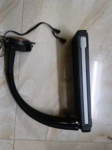 Computer corsair cpu Liquid Cooler IN OK CONDITION