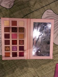 UrbanMac Nude Eyeshadow Palette