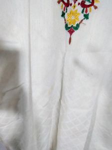 Off White Embroidered Kurta (Women's)