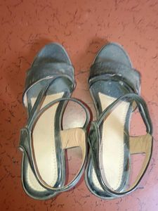 Stylish Black Wedge Sandals