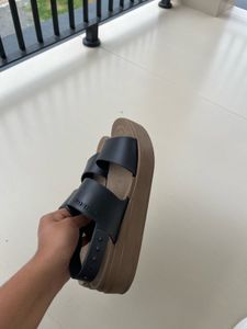 Comfortable Black Sandals