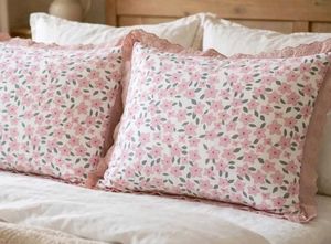 1Pair each Floral Pillow Covers