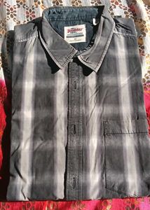 Men's Plaid Button-Down Shirt