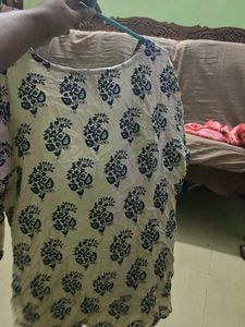 Blue &amp; White Floral Print Kurta