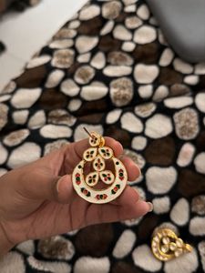 Elegant Gold Kundan Earrings