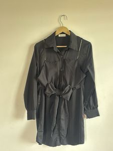 Chic Black Zipper Detail Tunic Top
