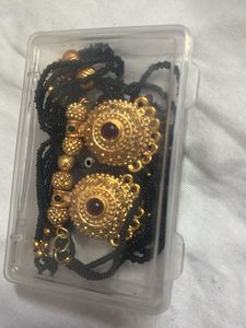 Elegant Gold &amp; Black Beaded Necklace