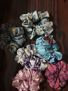 Set of 6 Floral Scrunchies