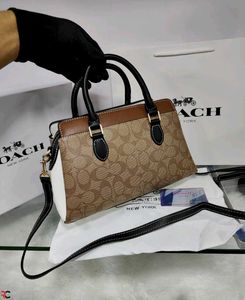COACH**MEDIUM DARCIE CARRYALL BAG*WD box