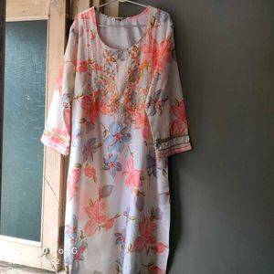 Beautiful Floral Embroidered Kurta