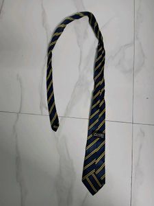 Striped Tie &amp; Black Cap Set