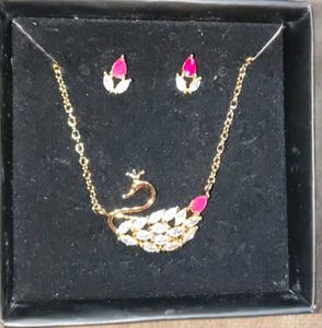 Swan Necklace and Earring Set