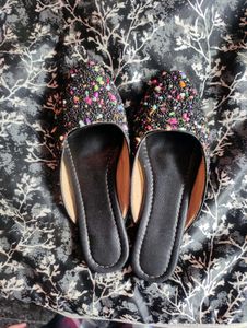 Embellished Black Jutti Mules