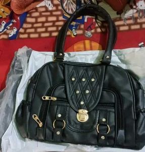 Stylish Black Quilted Handbag