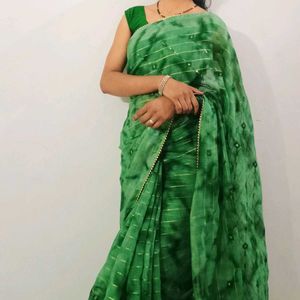 Green Tie-Dye Saree with Gold Accents
