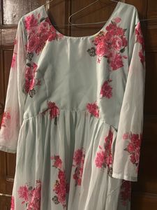 Gown size L