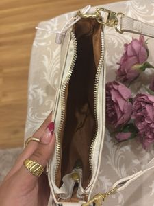 Stylish White Shoulder Bag
