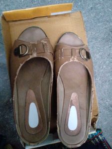 Women's Beige Flats