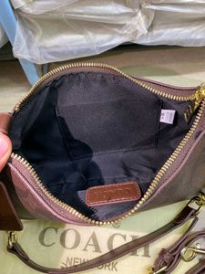 COACH  CROSSBODY TERI BAG* 👜 WITHOUT BOX
