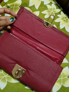 Maroon Wallet