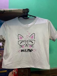 Cute Cat Graphic T-Shirt crop