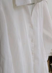 only coins White shirt in Small size to mediu