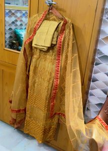 Designer Embroidered beautiful pakistani suit set