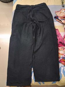 Uniqlo Classic Black Pleated Denim Jeans
