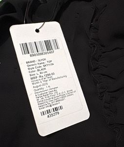 Self design V-neck crop top