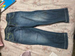 Cantabil Blue Denim Capri Jeans in 32 waist