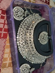 Stunning Rhinestone Jewellery Set