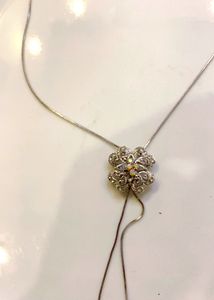 Elegant Vintage Flower Pendant Necklace