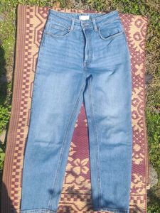 Light Wash High-Waisted Jeans