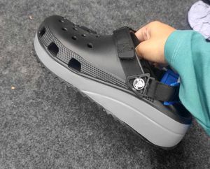 CAPE MODA HIKER CLOGS Crocs🎀
