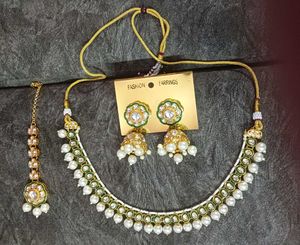 Elegant pearl Kundan jewellery set